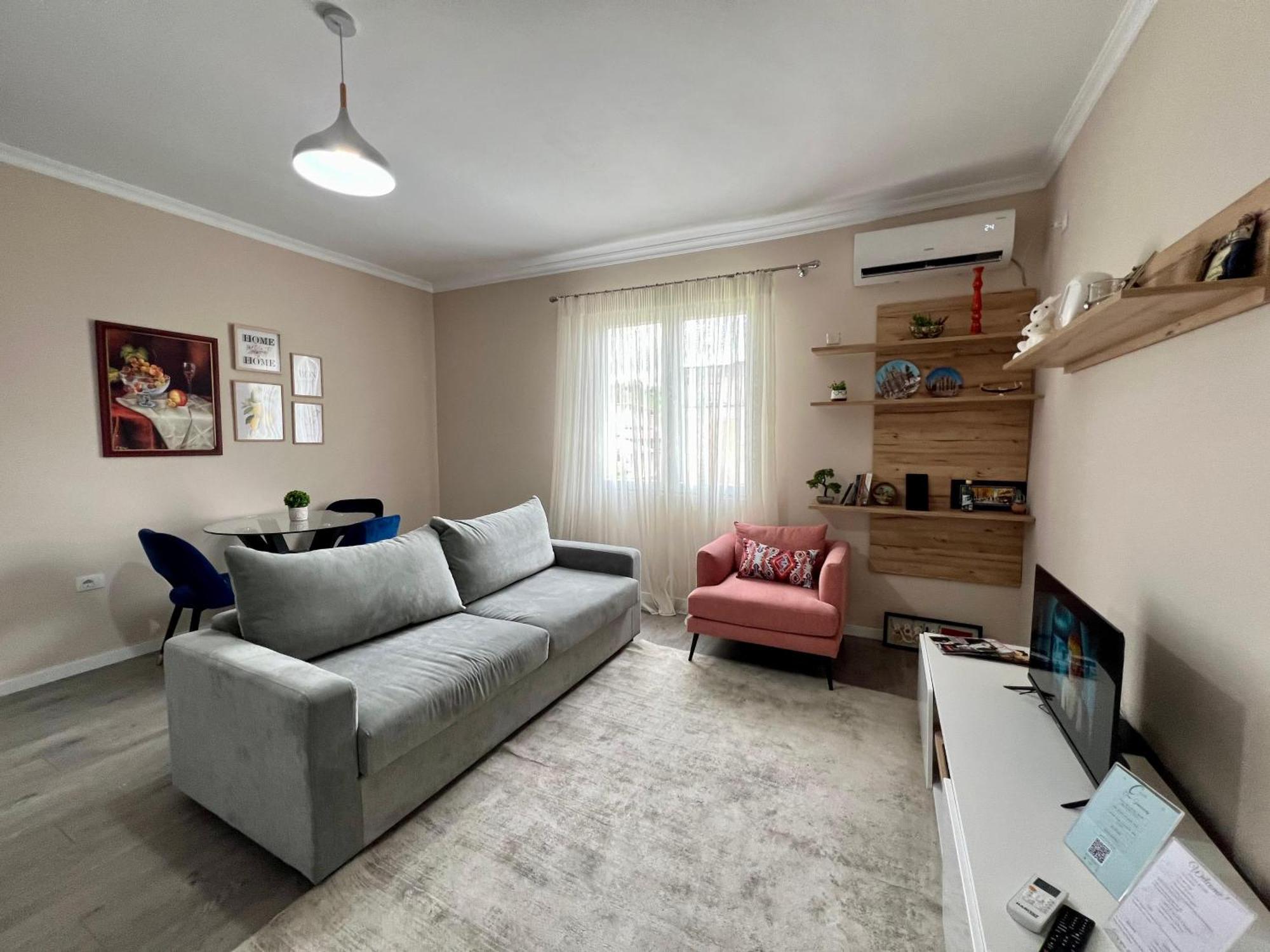 Cozy Flat Near Air Albania Stadium 1 Tirana Exteriör bild